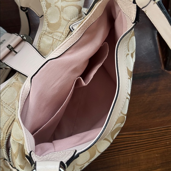 Coach Lynn hobo, beige signature canvas w/blush pink patent leather trim. EUC. - Picture 9 of 11